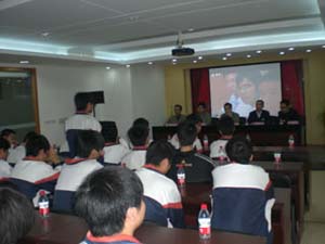 The classmates from Wenzhou Mechanical and electrical Technician School visit Donjoy for learning and training.